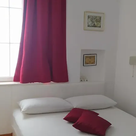 Apartment L *