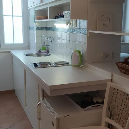 L Apartment *