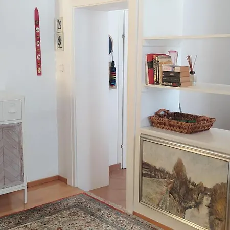 L Apartment *